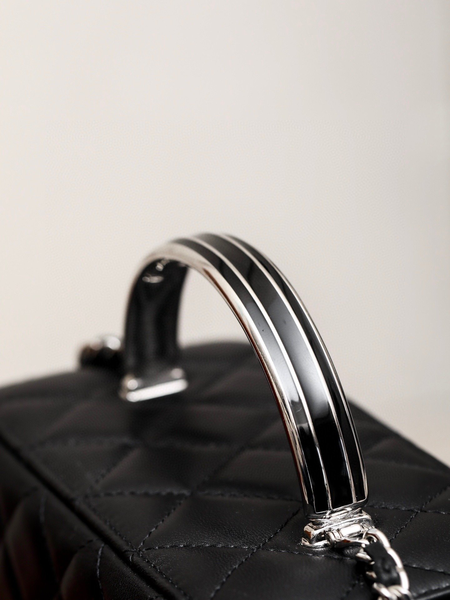 CHANEL 24C Vanity With Chain