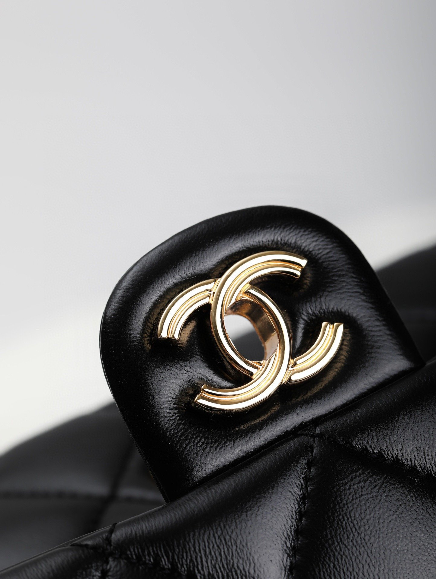 CHANEL 23S Metal Handle Flap Bag