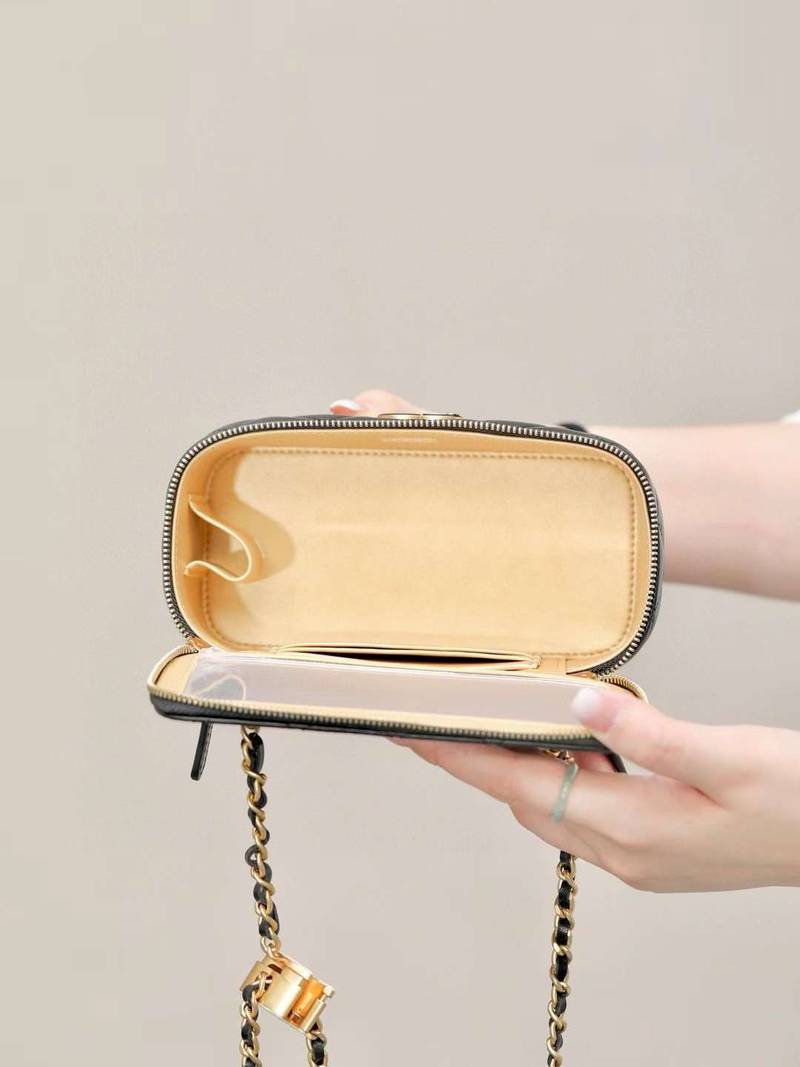 CHANEL 24A clutch with chain