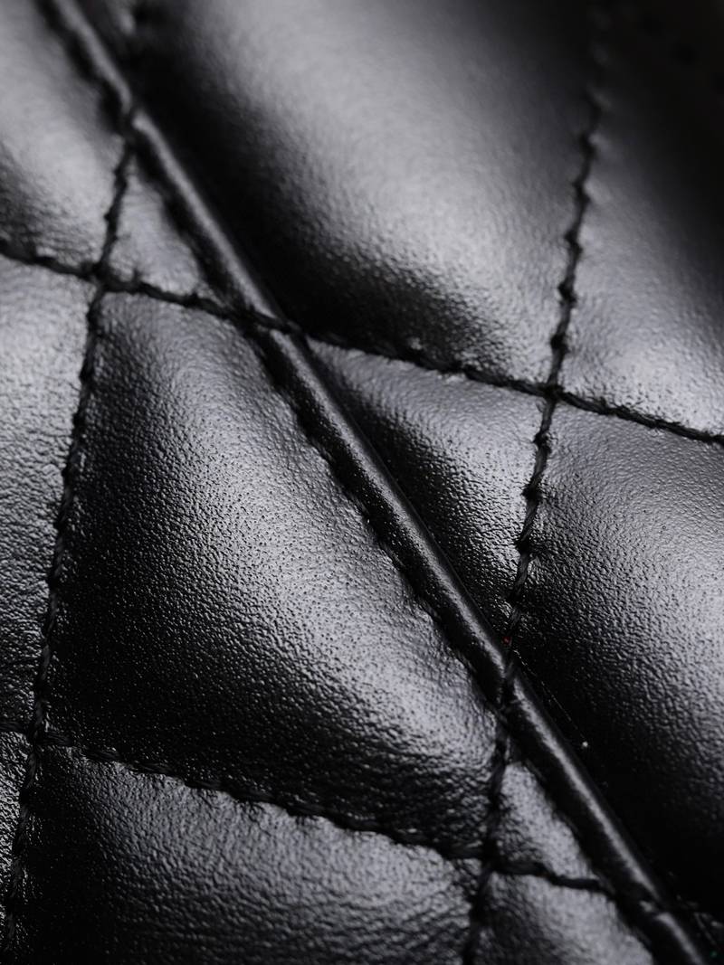 CHANEL 24C Vanity With Chain