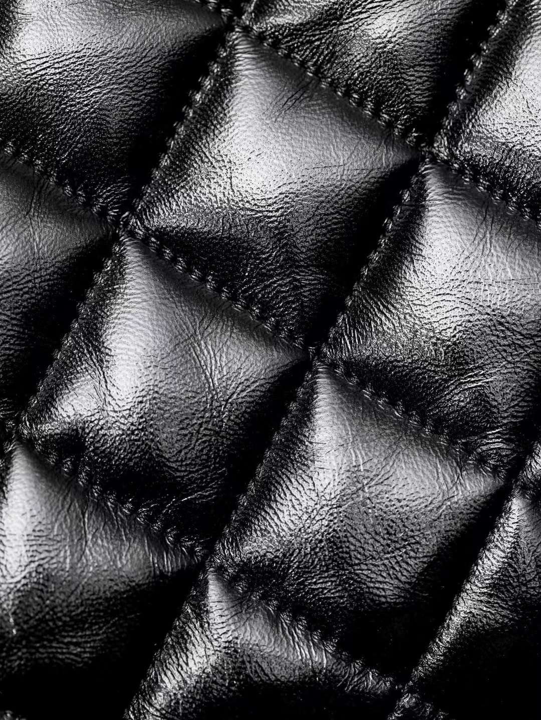 CHANEL 24A  Wandering underarm bag