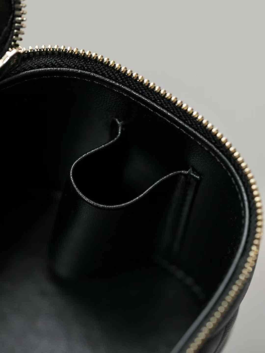 CHANEL 24K Chain box bag