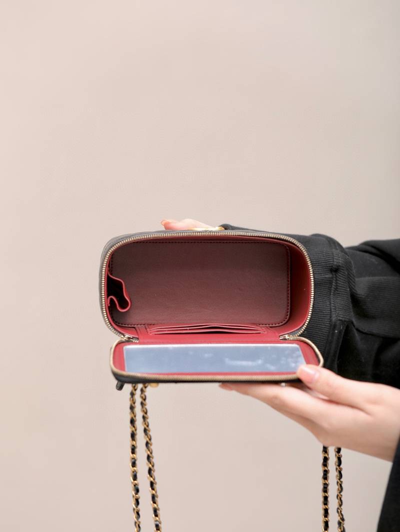 CHANEL 24C Vanity With Chain