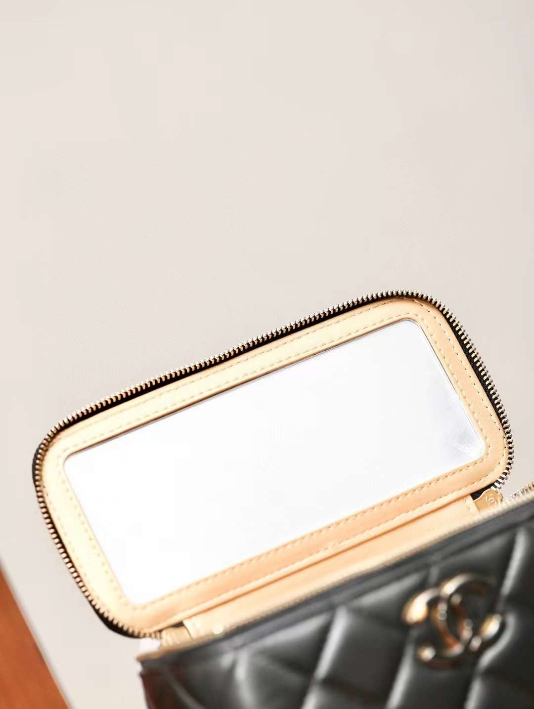 CHANEL 24A clutch with chain