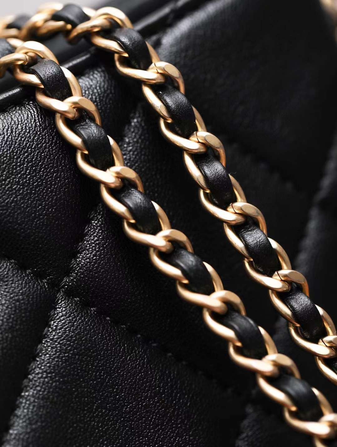 CHANEL 24S HOBO Pearl underarm bag