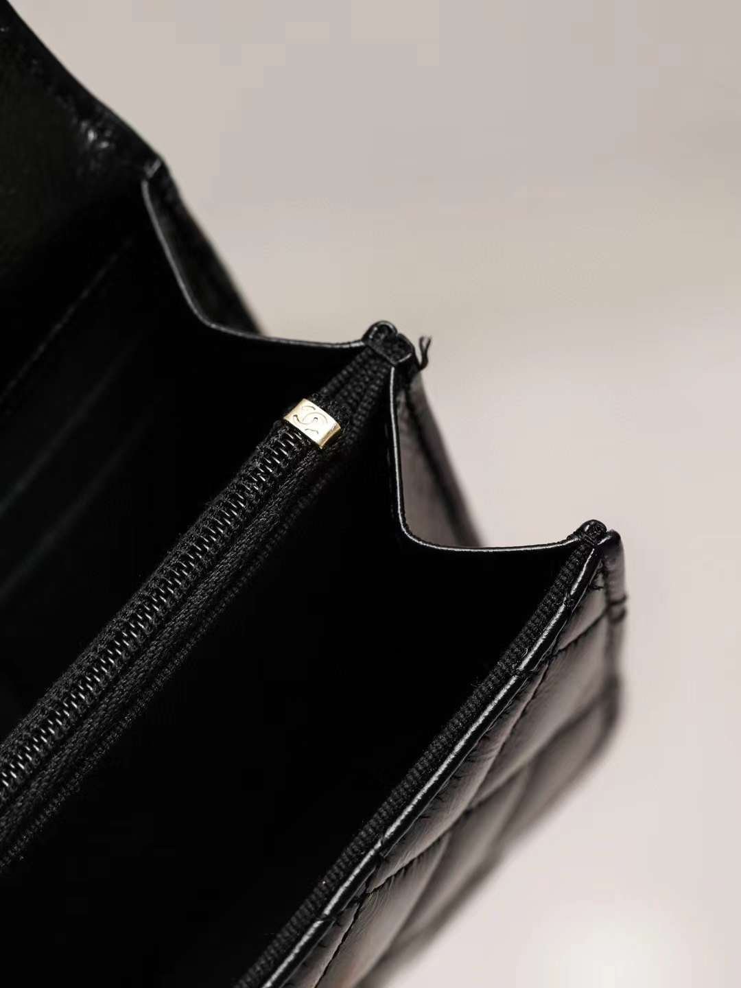 CHANEL 24P Pearl woc bag