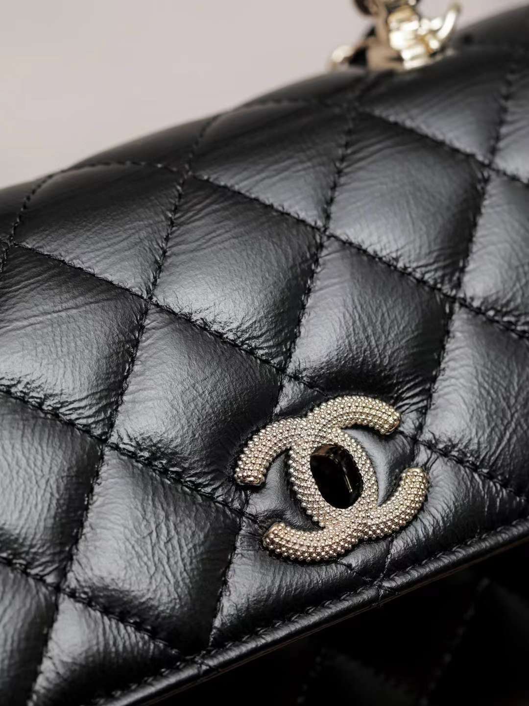 CHANEL 24P Pearl woc bag
