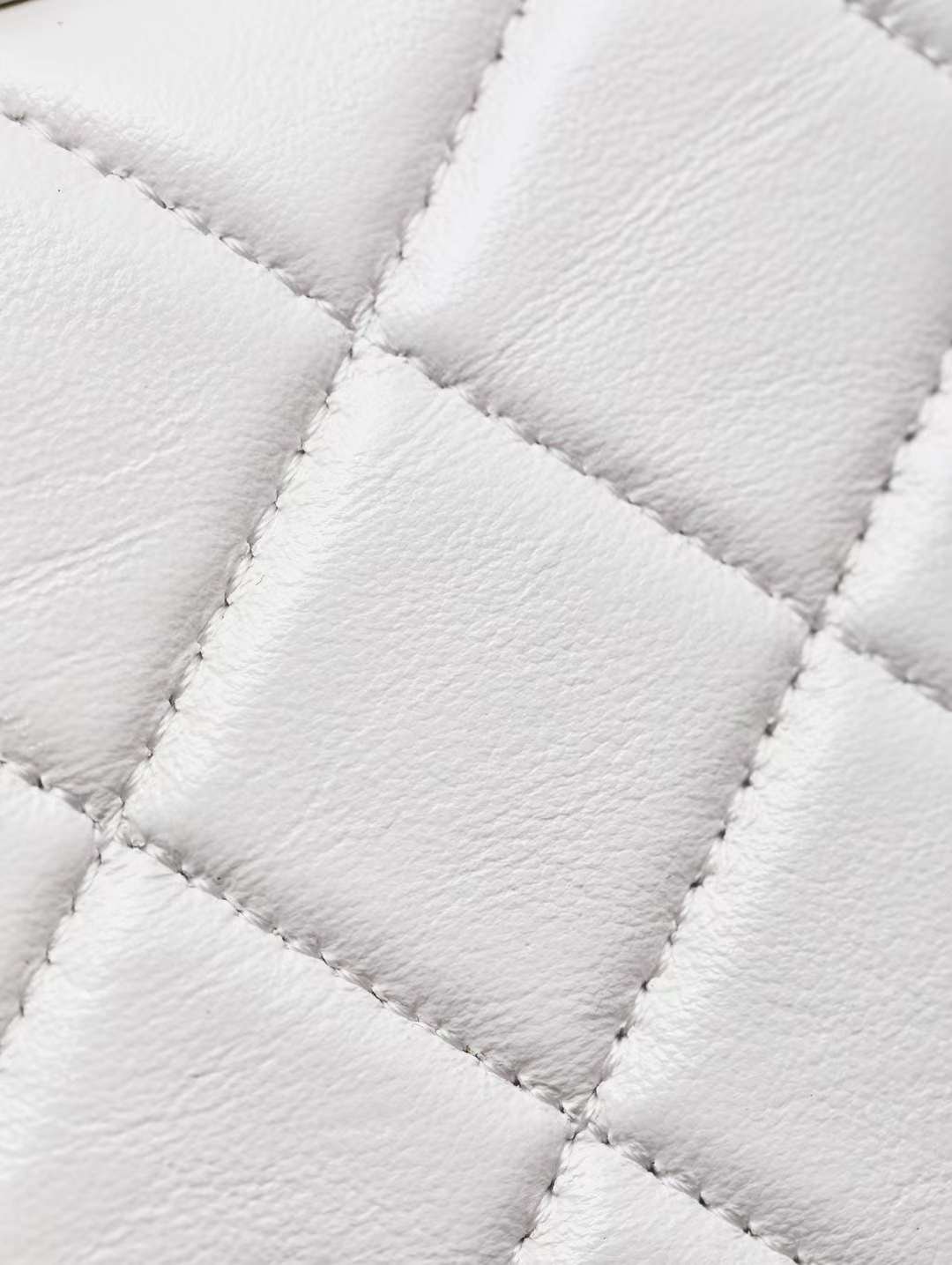 CHANEL 24S 31 shopping bag