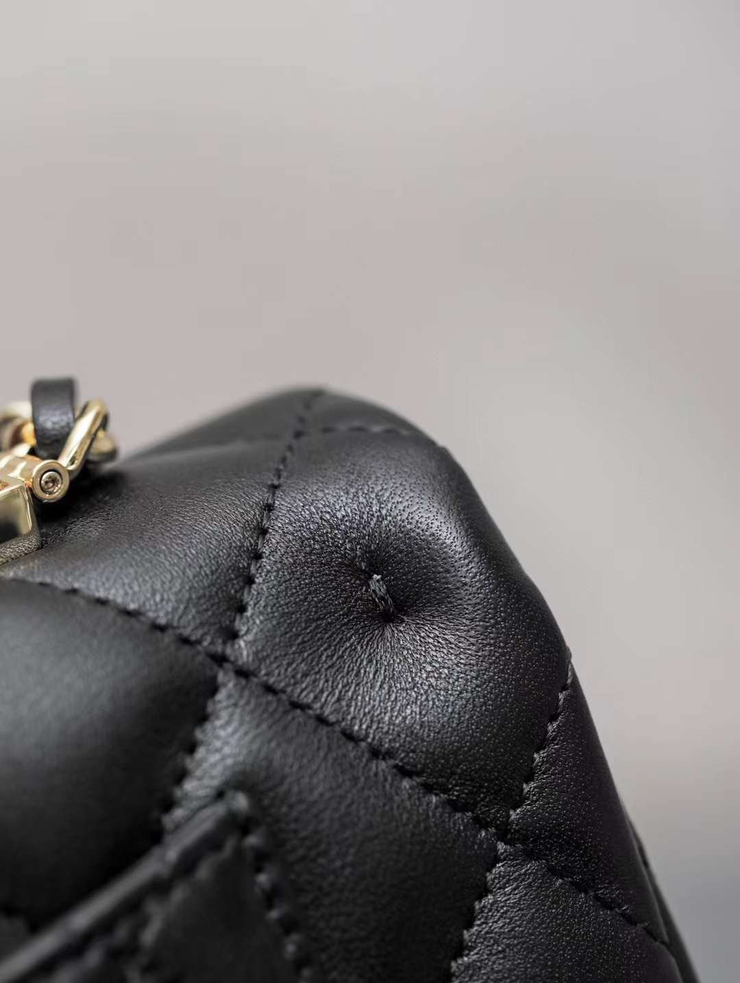 CHANEL 24S Resin wrist flap bag