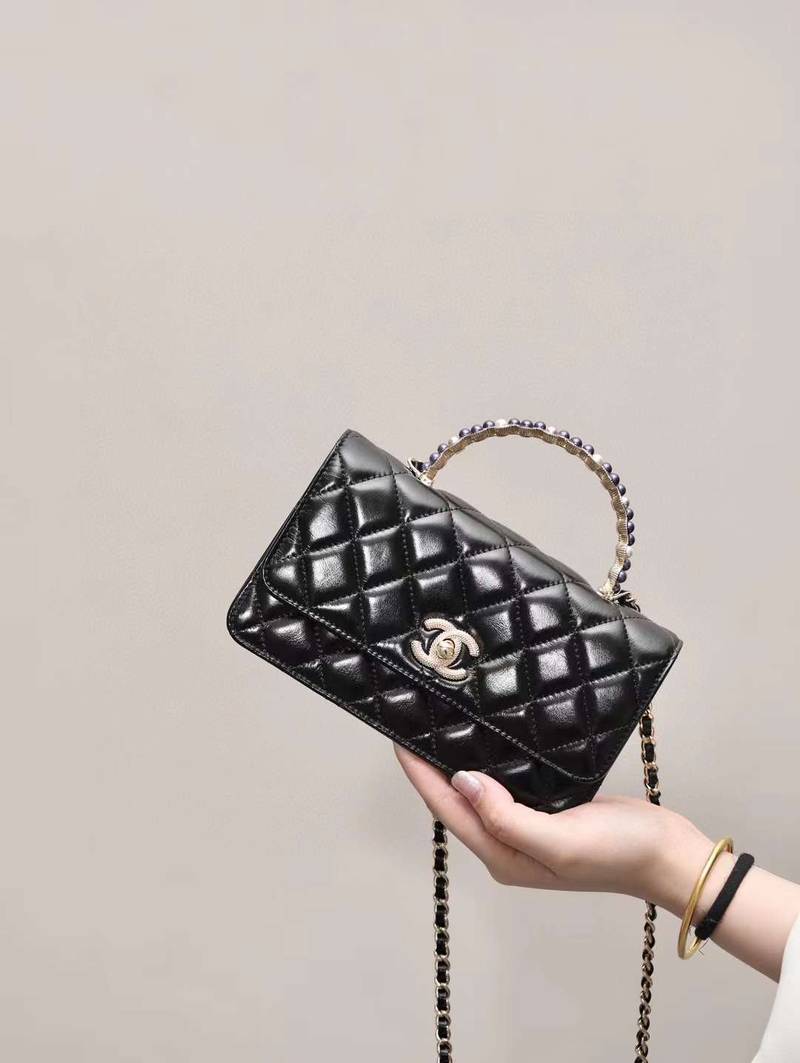 CHANEL 24P Pearl woc bag