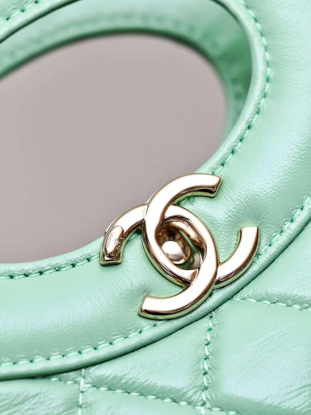 CHANEL 24S MINI 31shopping bag