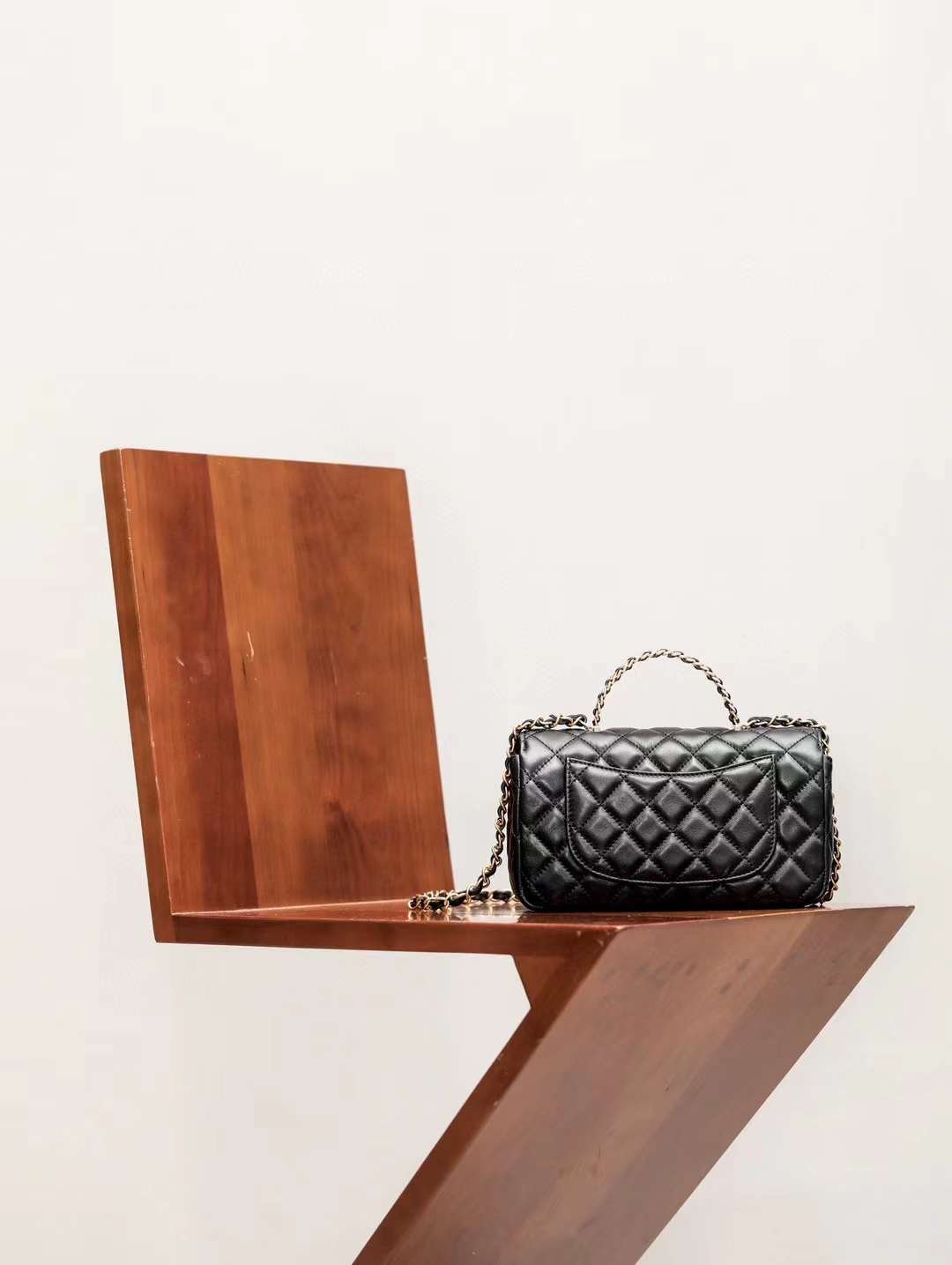 CHANEL 24P FLAP BAG WITH TOP HANDLE