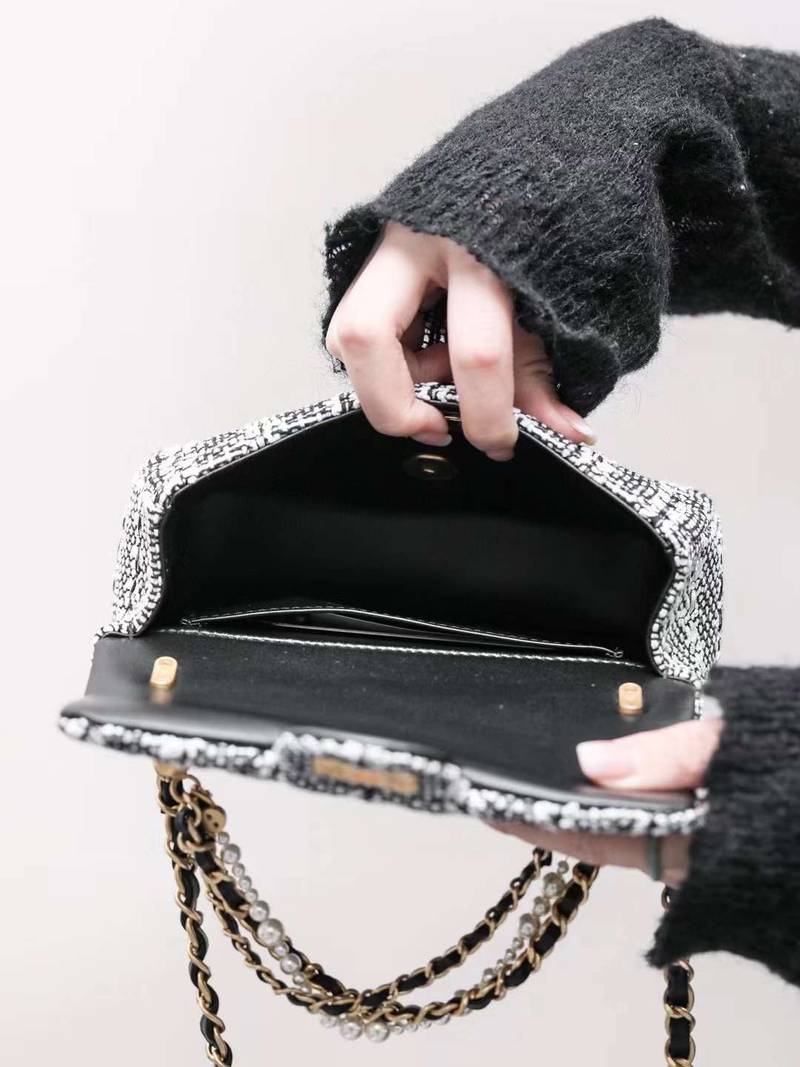 CHANEL 24S CF Pearl flap bag