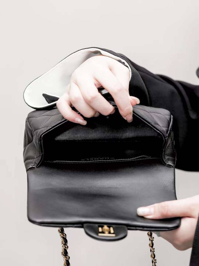 CHANEL 24S Resin wrist flap bag