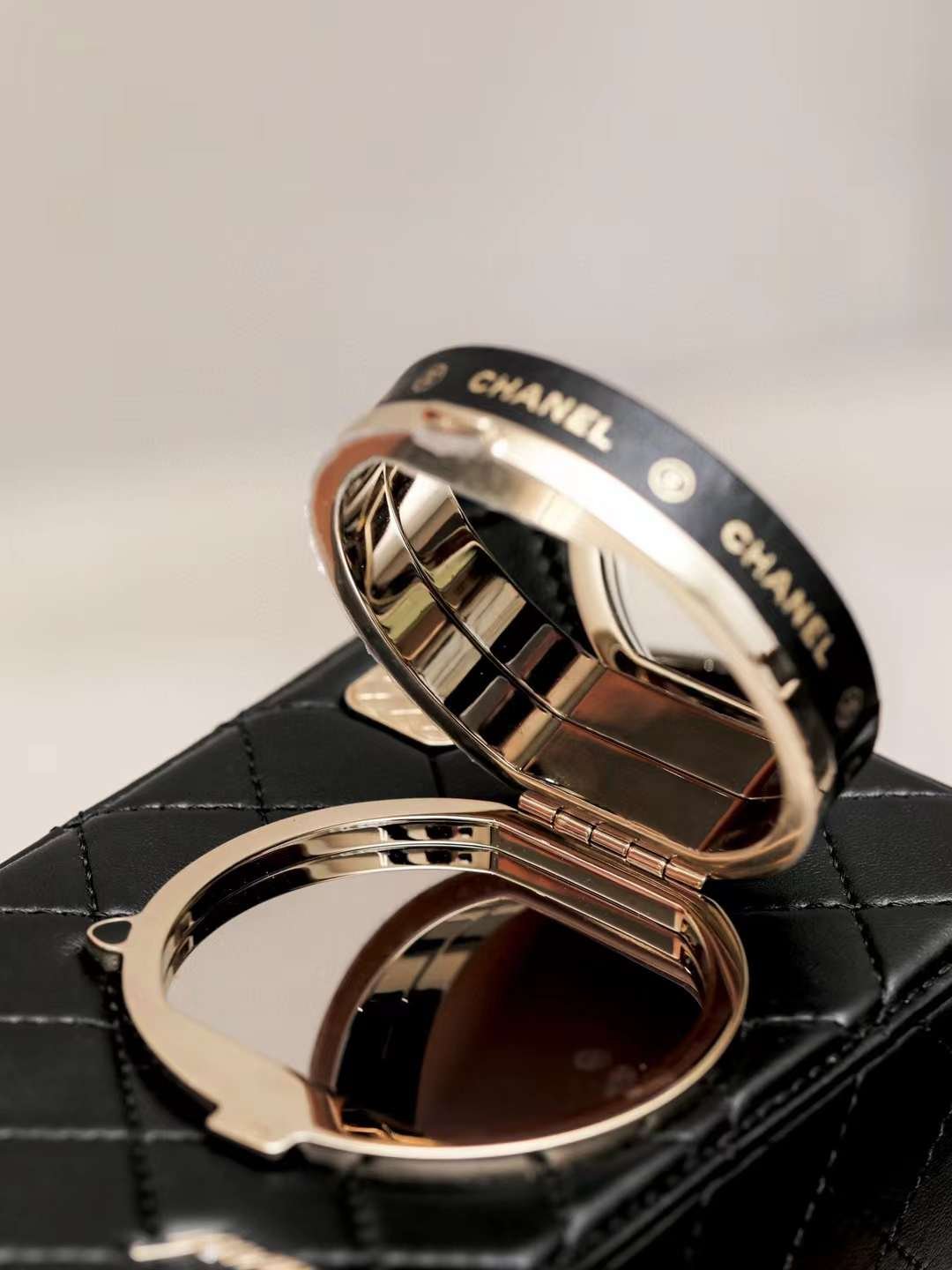 CHANEL 24S camera bag