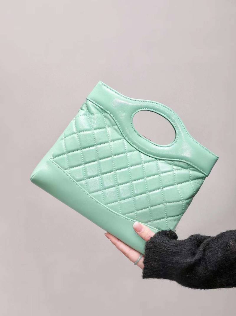 CHANEL 24S MINI 31shopping bag