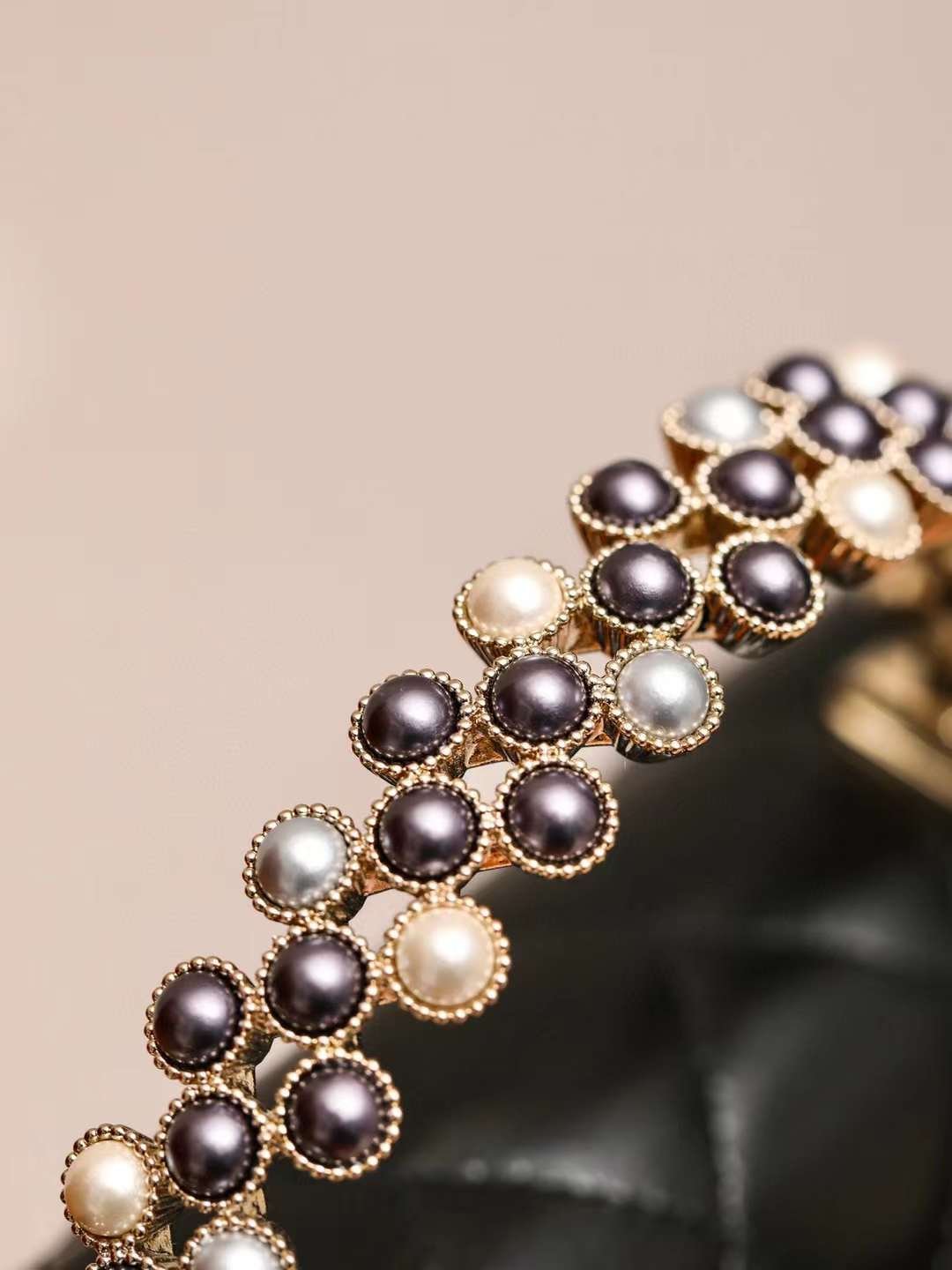 CHANEL 24P Pearl woc bag