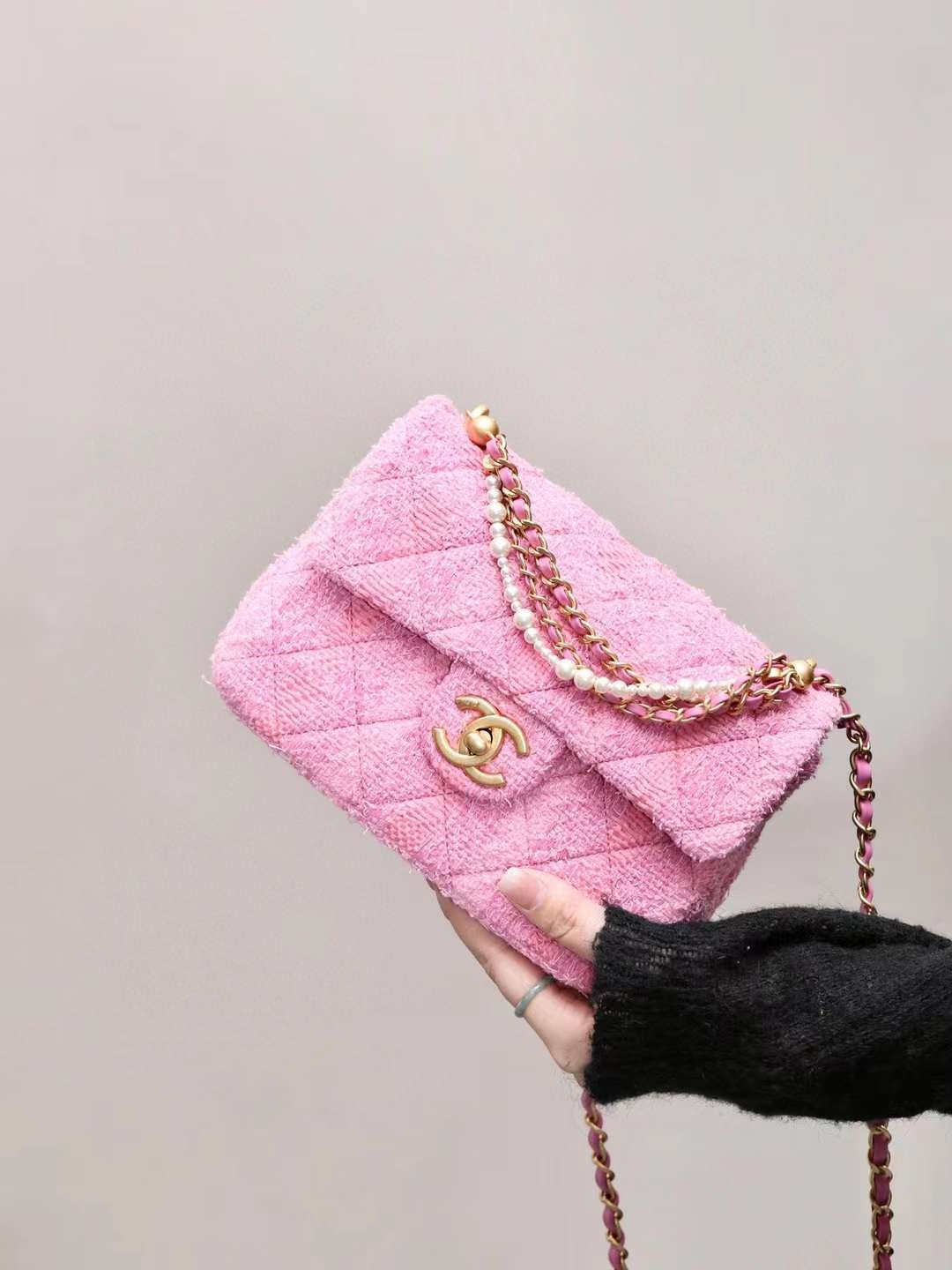 CHANEL 24S CF Pearl flap bag