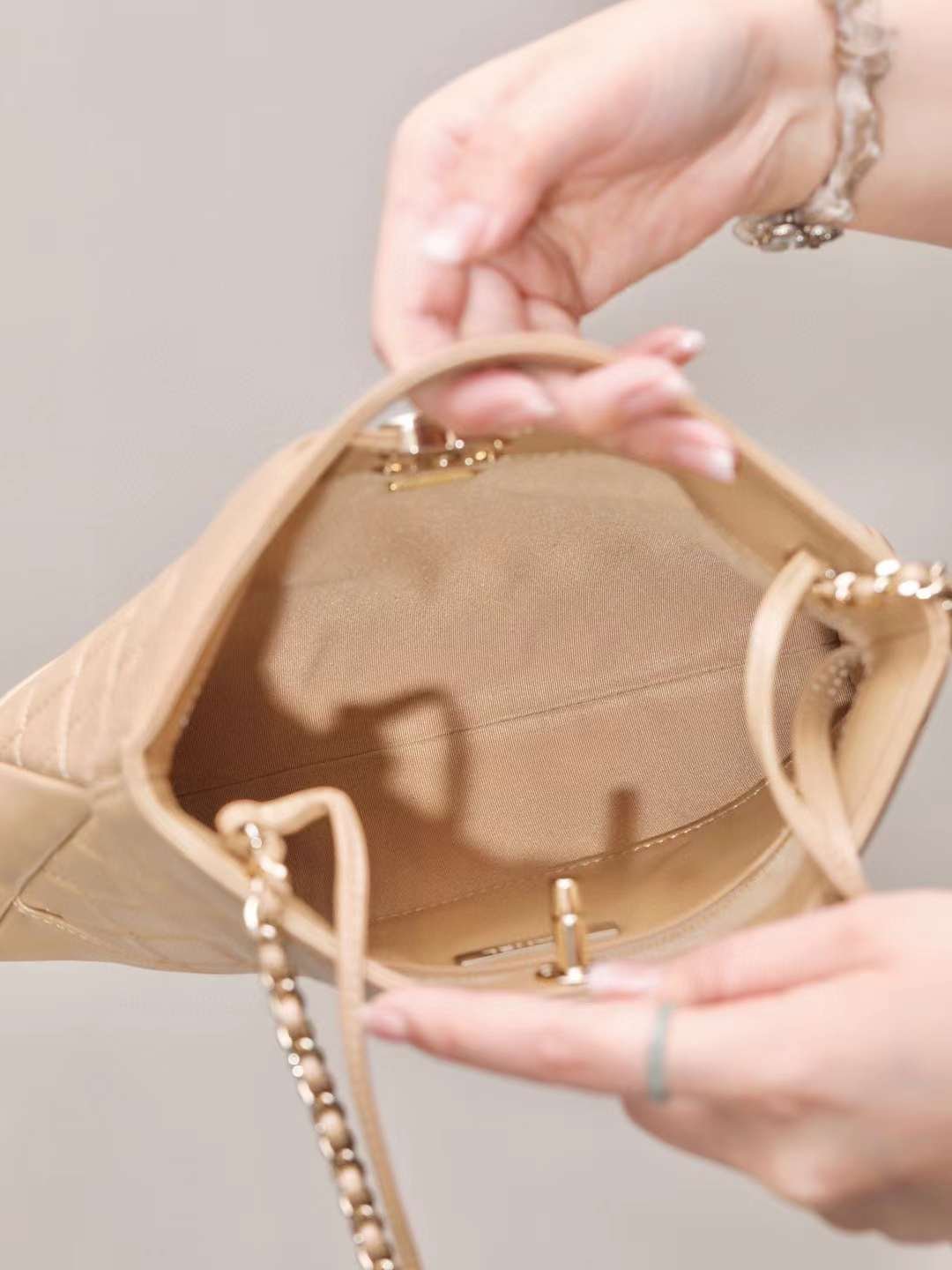 CHANEL 24S 31 shopping bag