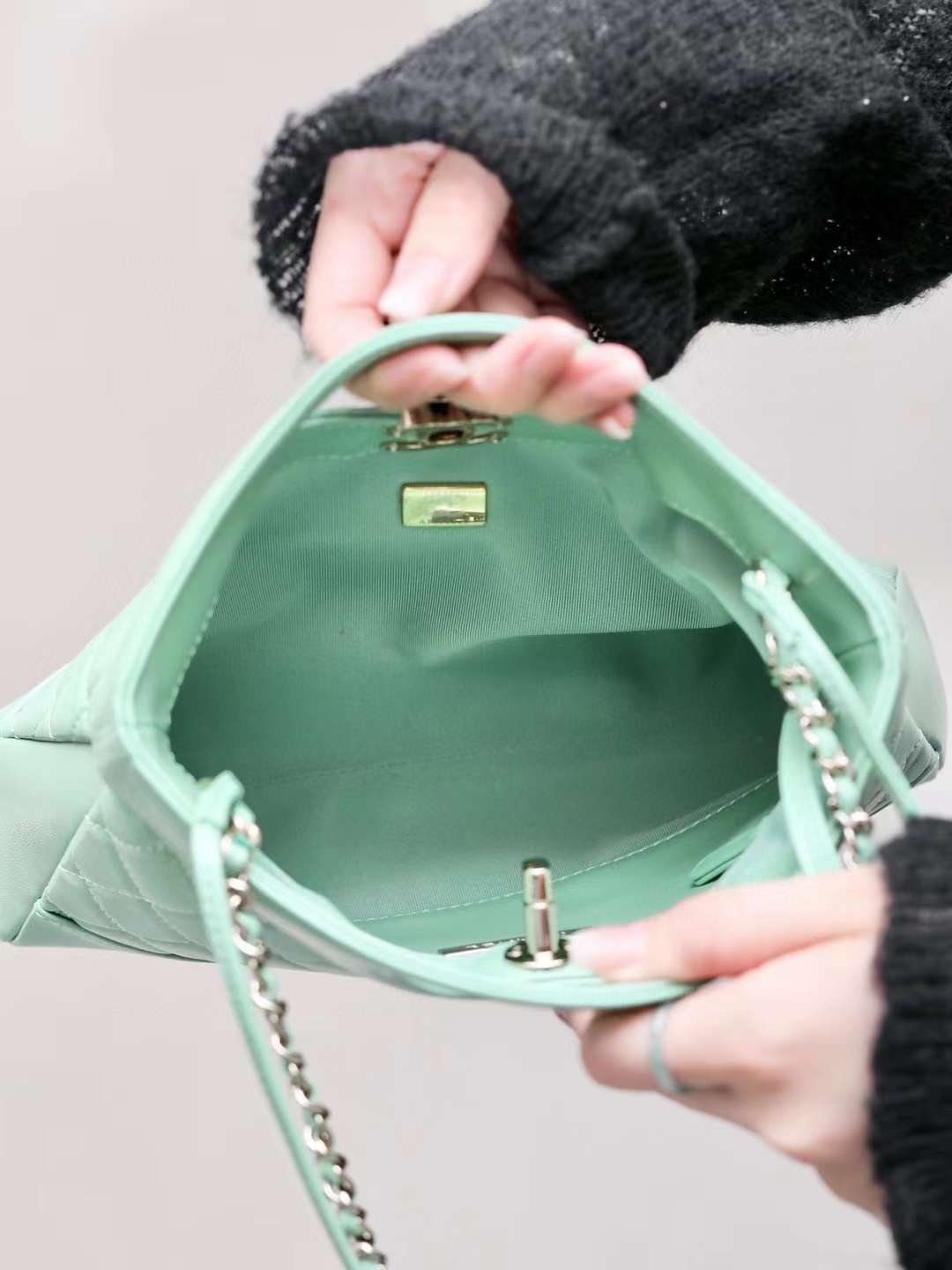 CHANEL 24S MINI 31shopping bag