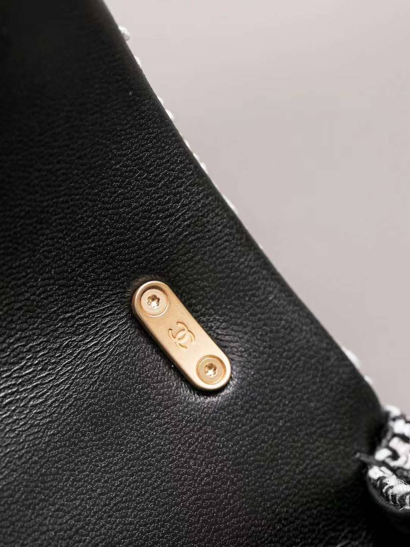 CHANEL 24S CF Pearl flap bag