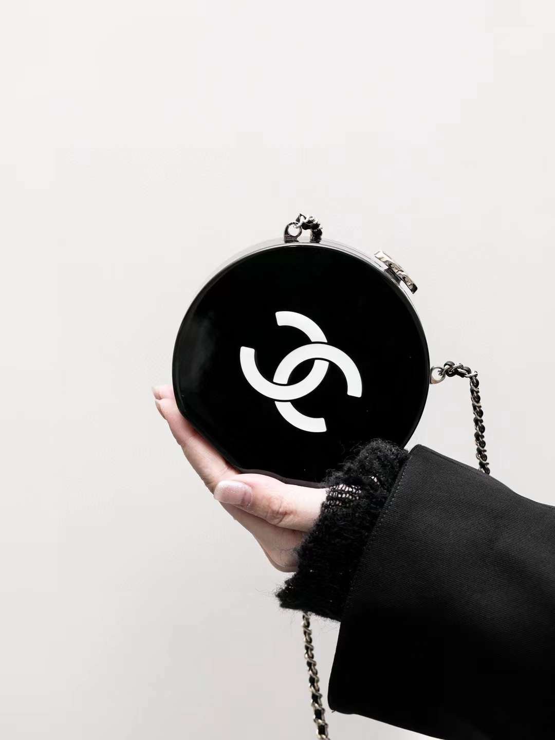 CHANEL 24S Camellia box bag