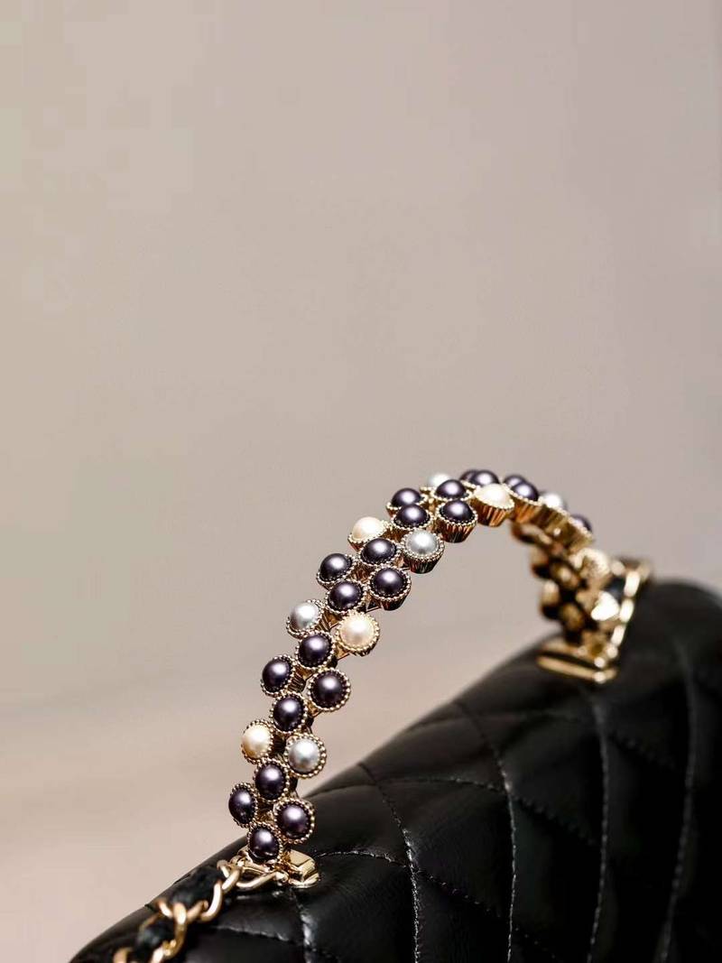 CHANEL 24P Pearl woc bag