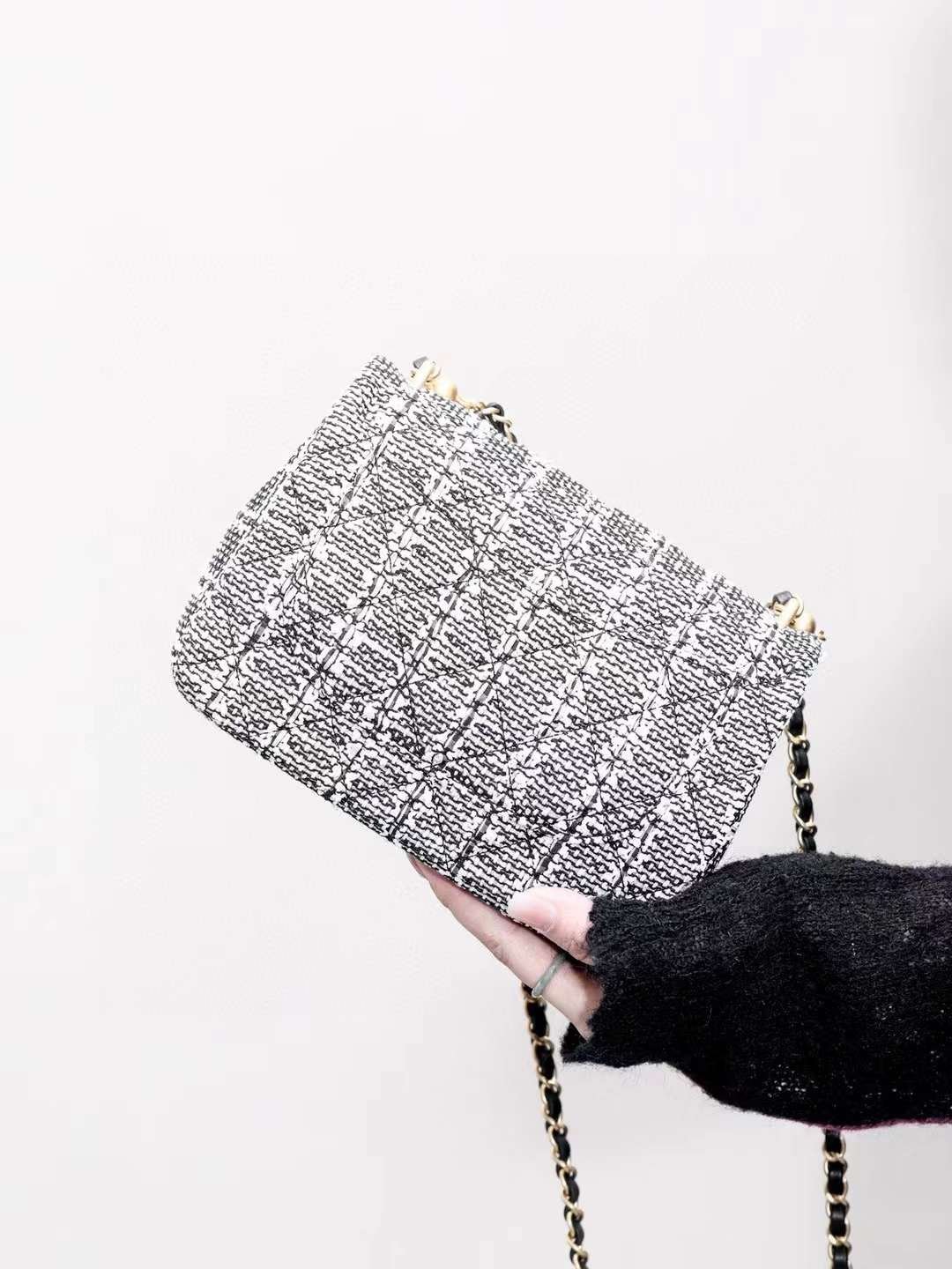 CHANEL 24S CF Pearl flap bag