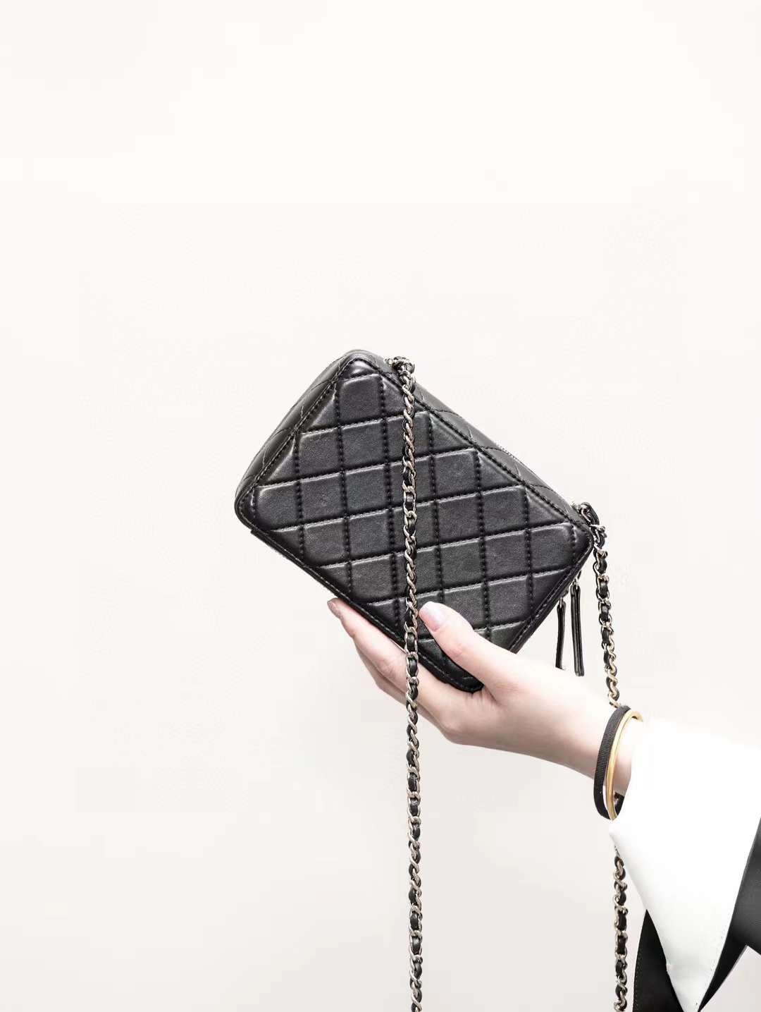 CHANEL 24S camera bag