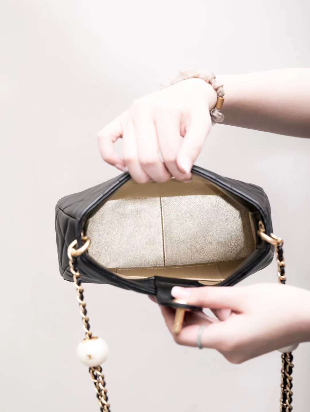 CHANEL 24S HOBO Pearl underarm bag