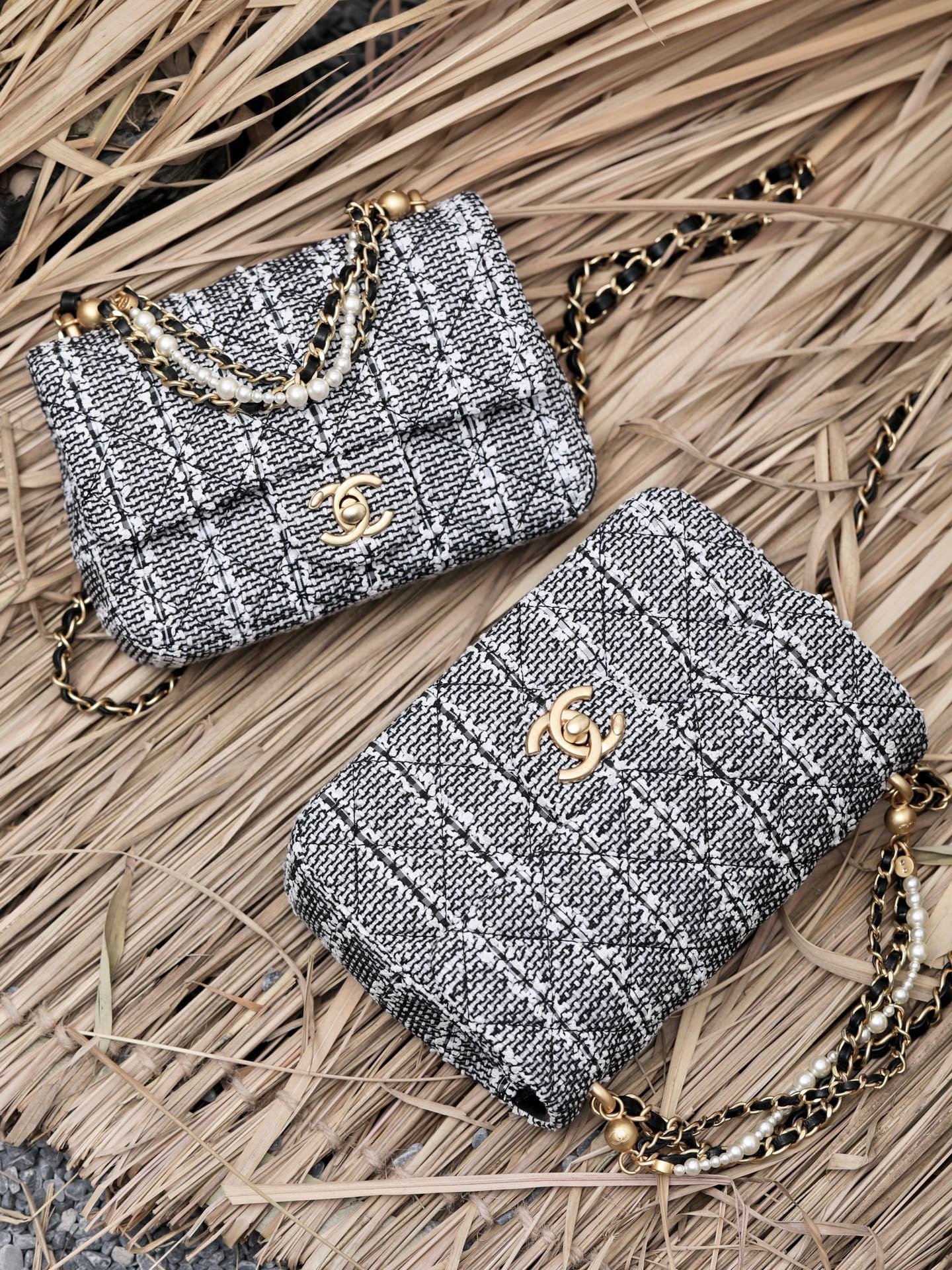 CHANEL 24S CF Pearl flap bag