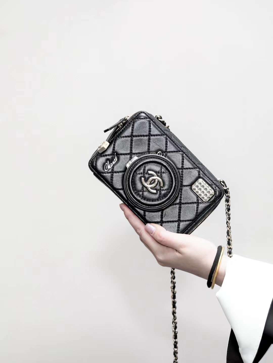 CHANEL 24S camera bag