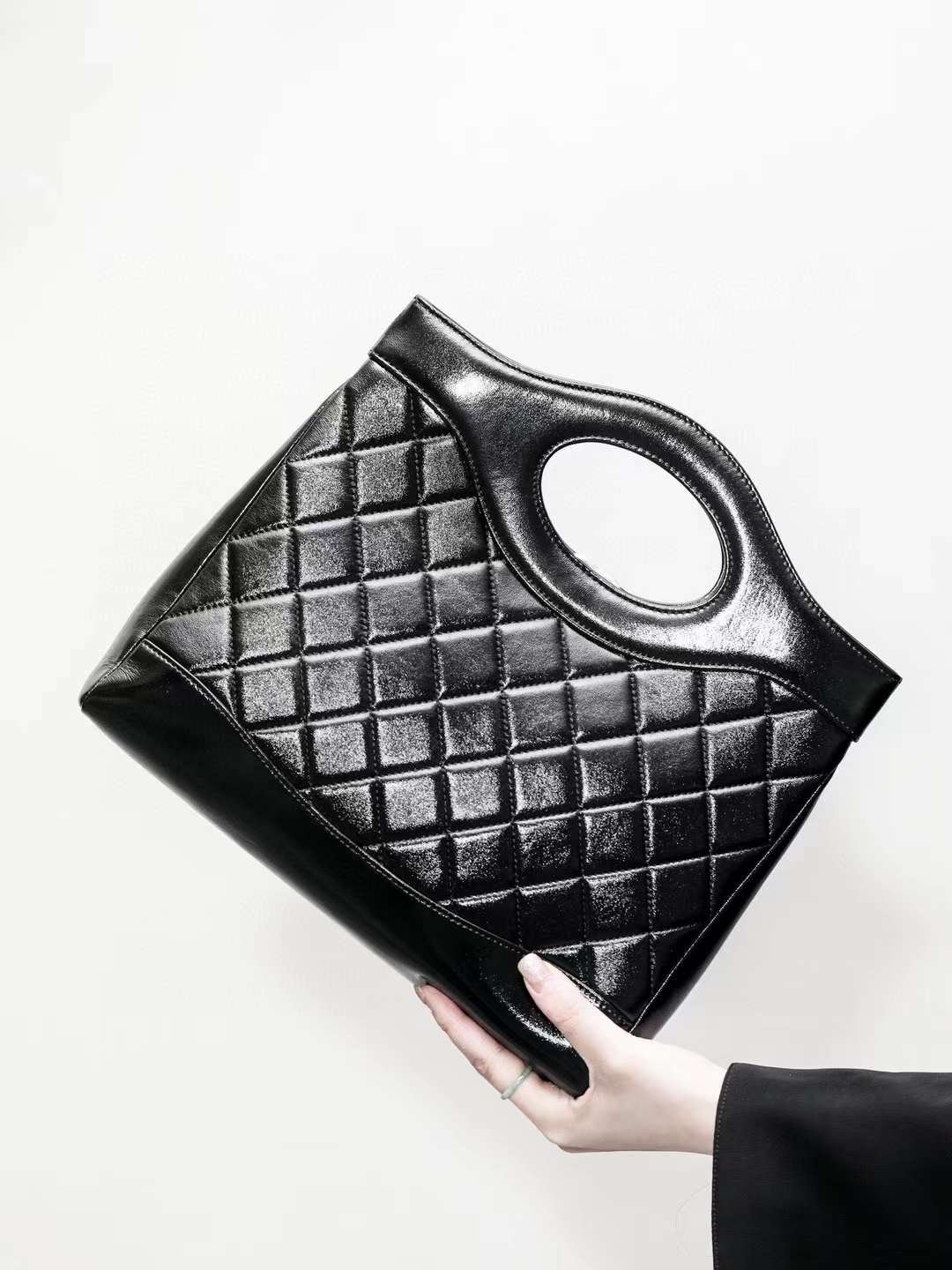 CHANEL 24S 31shopping bag