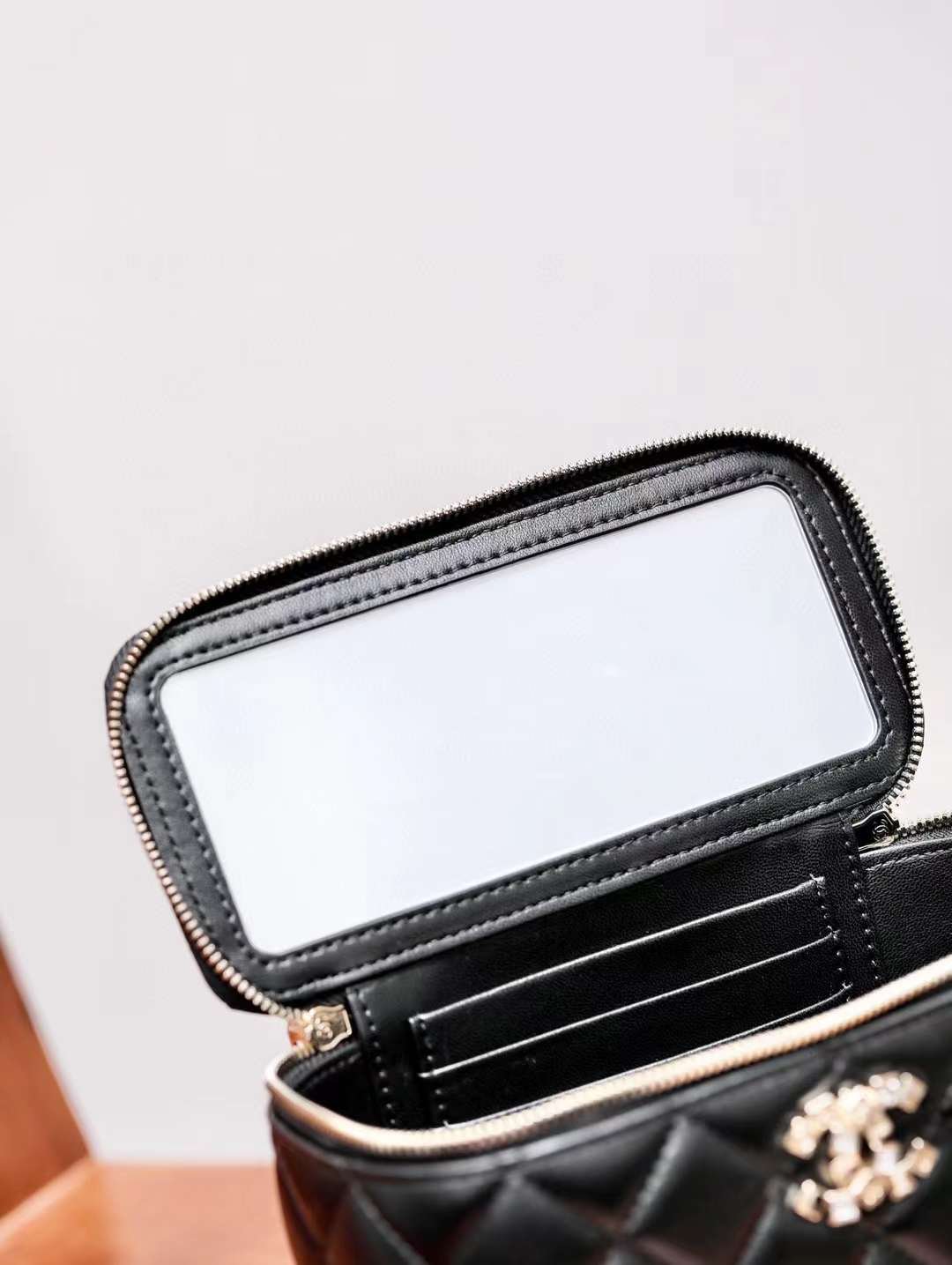 CHANEL 24S Metal letter wrist makeup bag