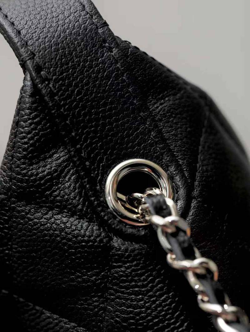 CHANEL 25C  hand bag