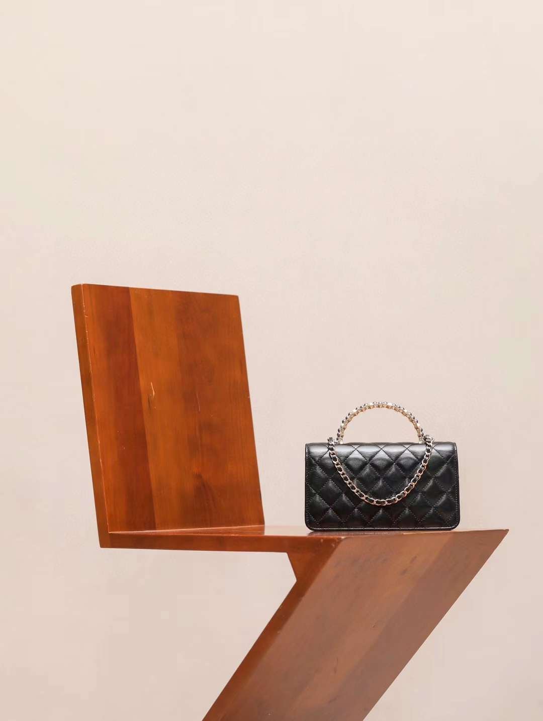 CHANEL 24P Pearl woc bag