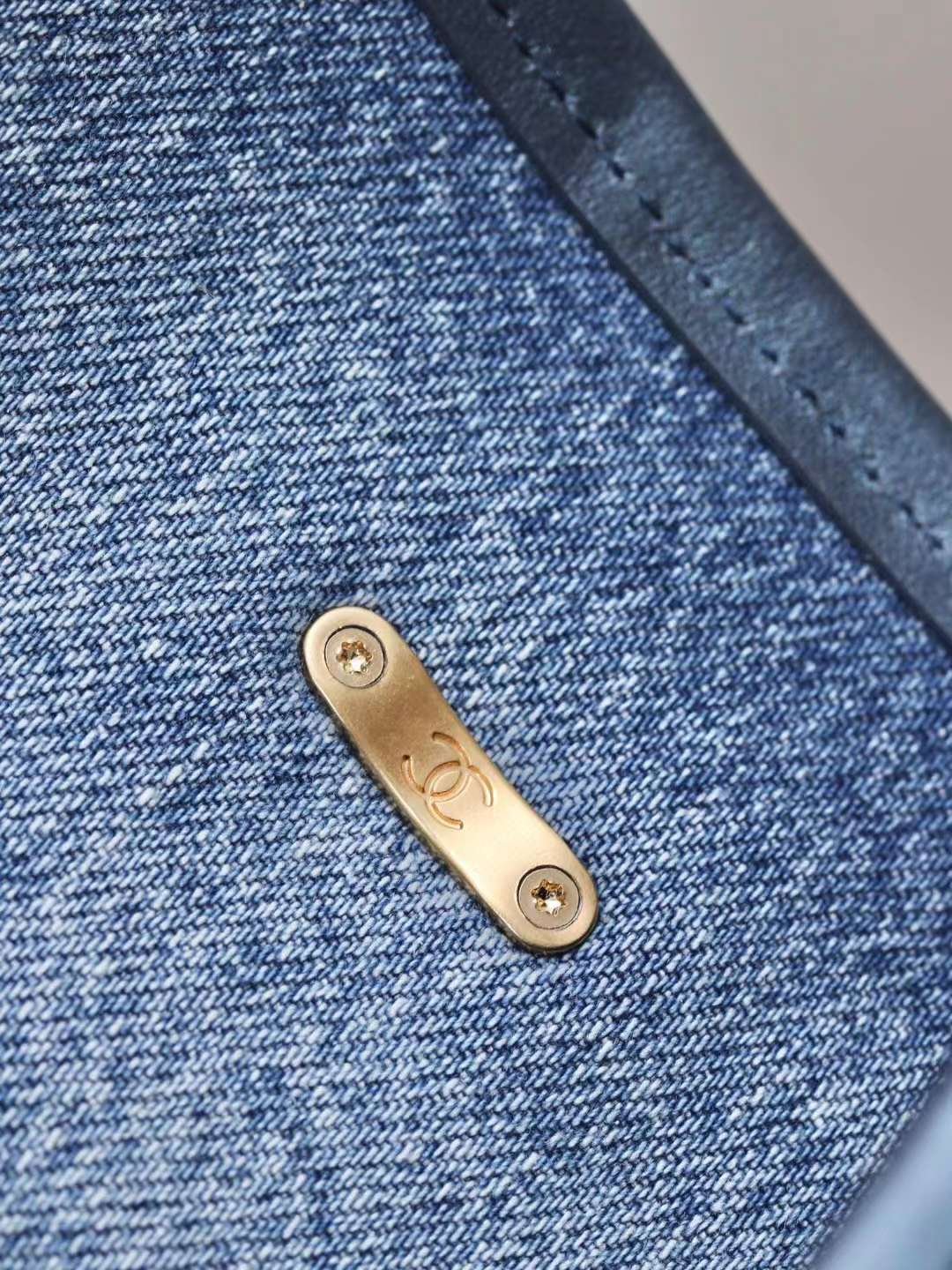 CHANEL 24S Cowboy saddle bag