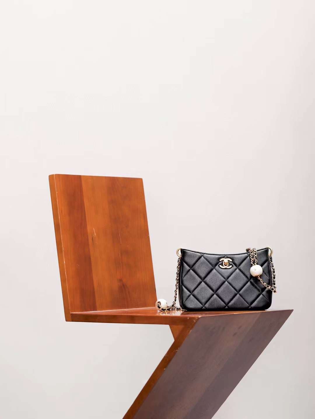 CHANEL 24S HOBO Pearl underarm bag