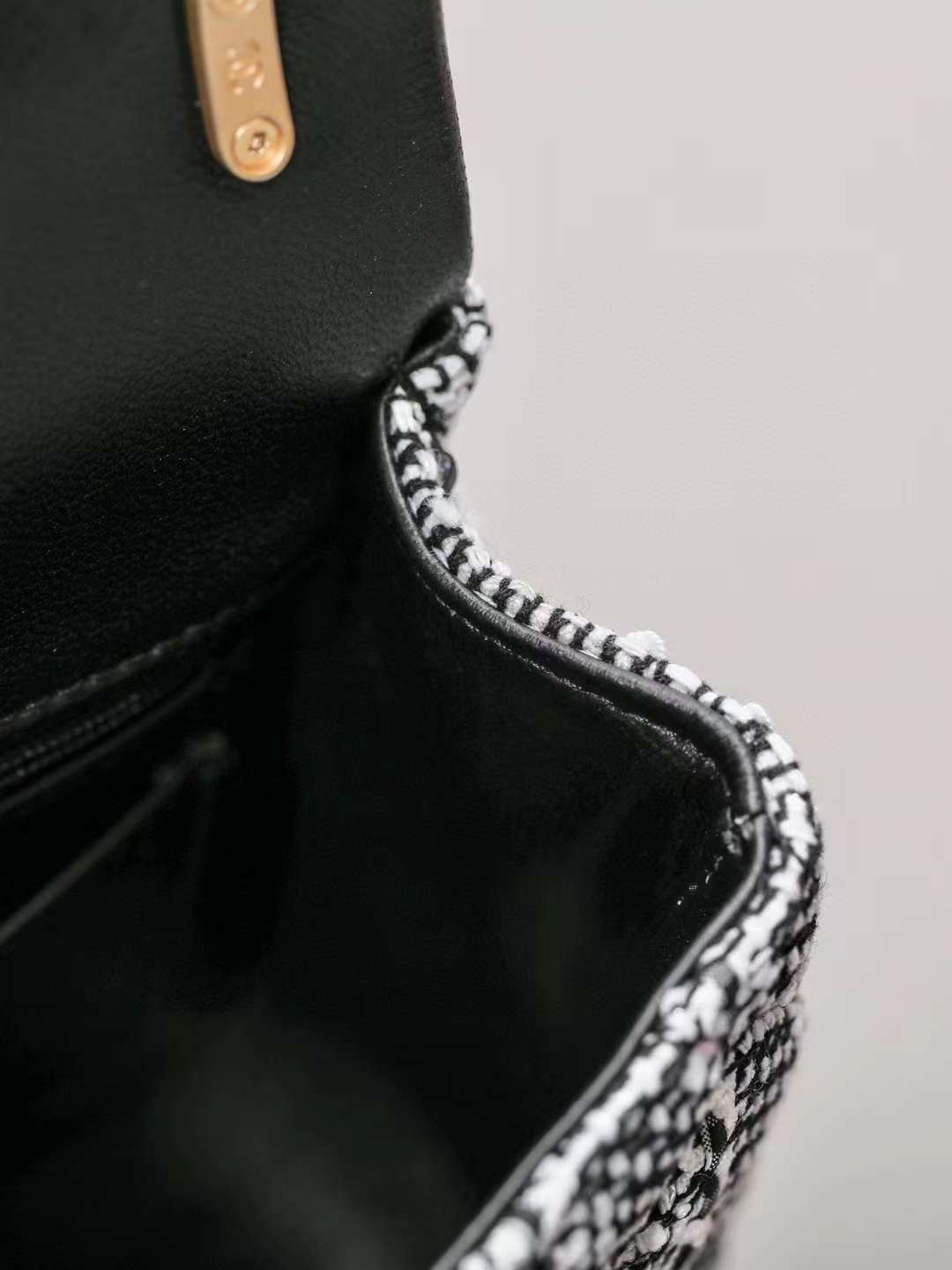 CHANEL 24S CF Pearl flap bag