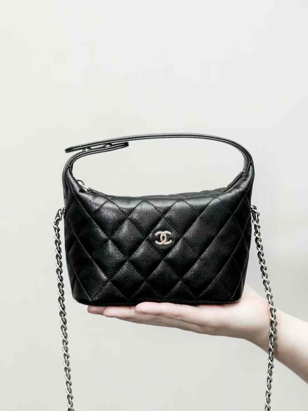 CHANEL 25C  hand bag
