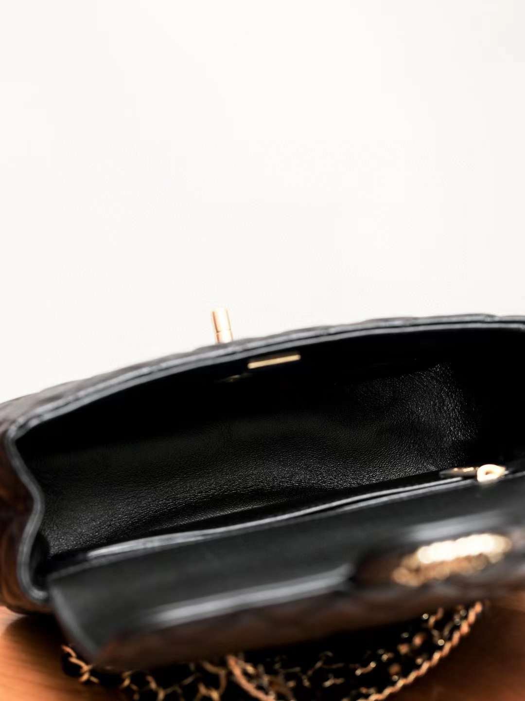 CHANEL 24P FLAP BAG WITH TOP HANDLE