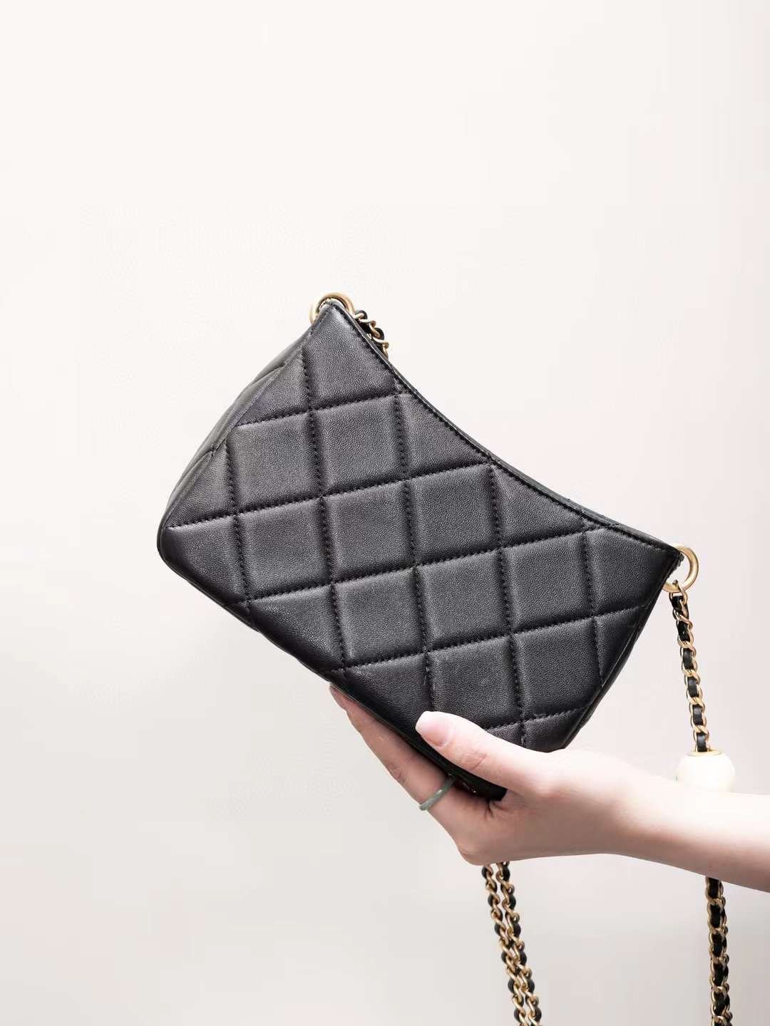 CHANEL 24S HOBO Pearl underarm bag