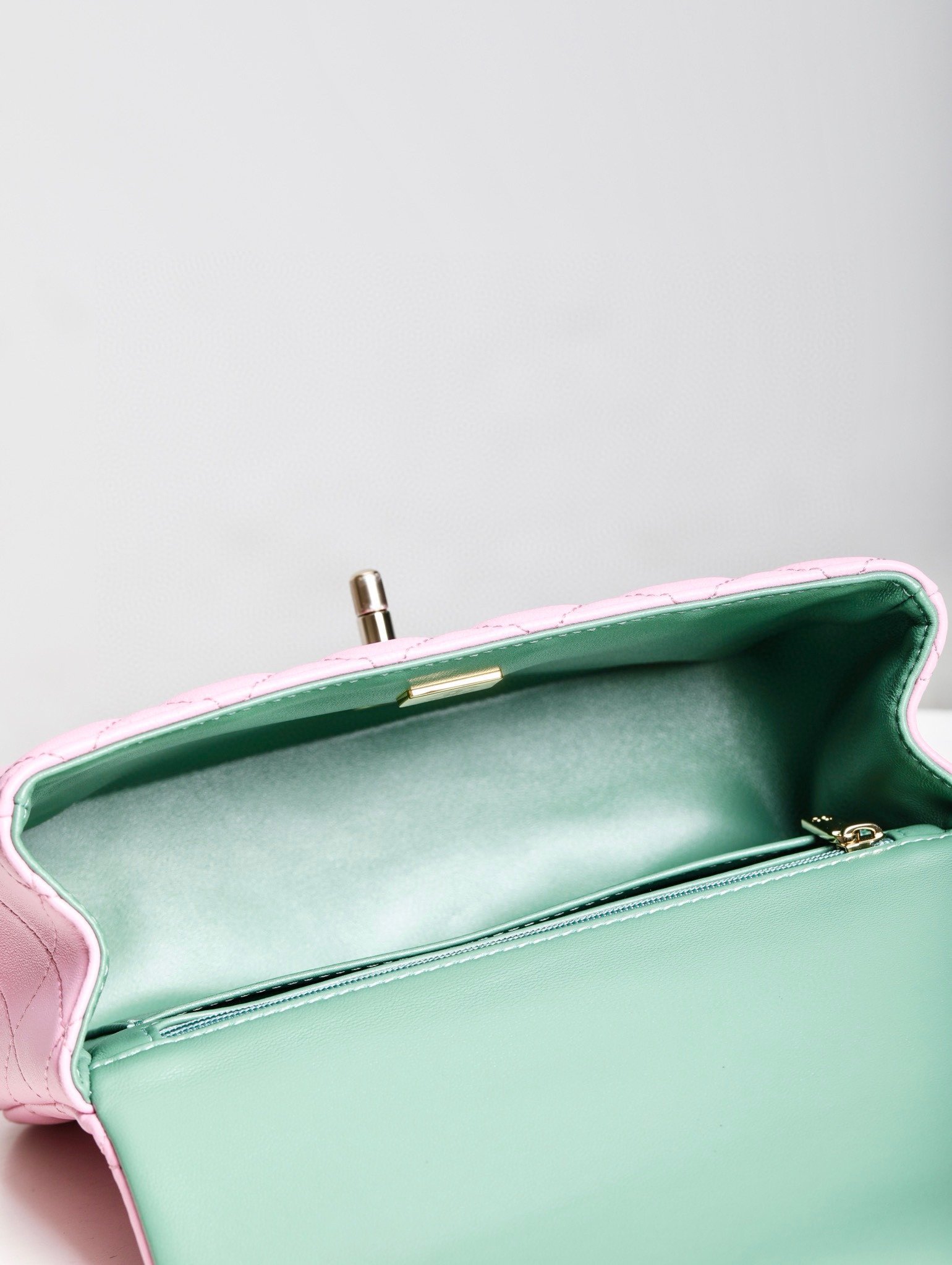 CHANEL Multicolor Bag