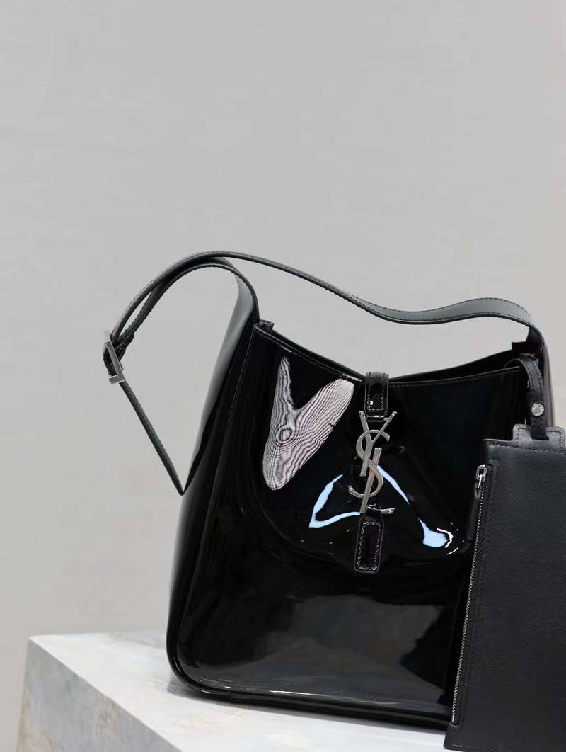 YSL LE 5  7 Hobo Bag in Patent Leather