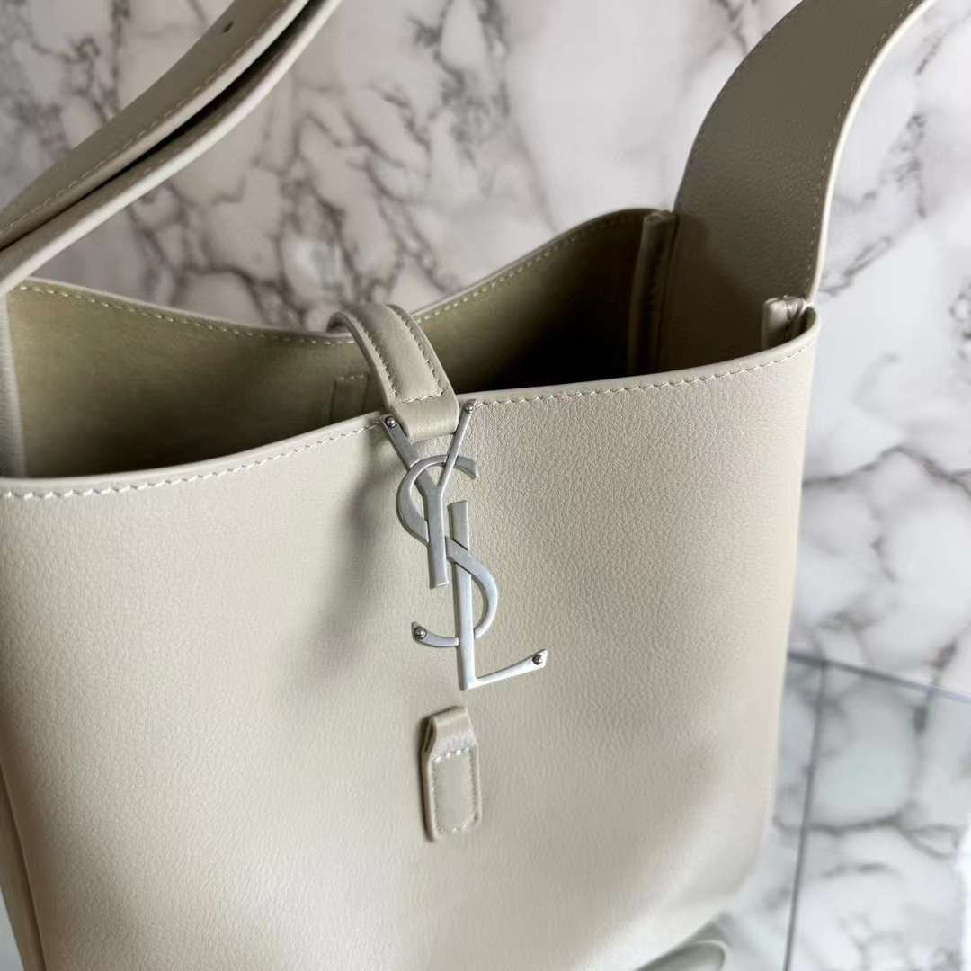 YSL LE 5  7 Hobo Bag