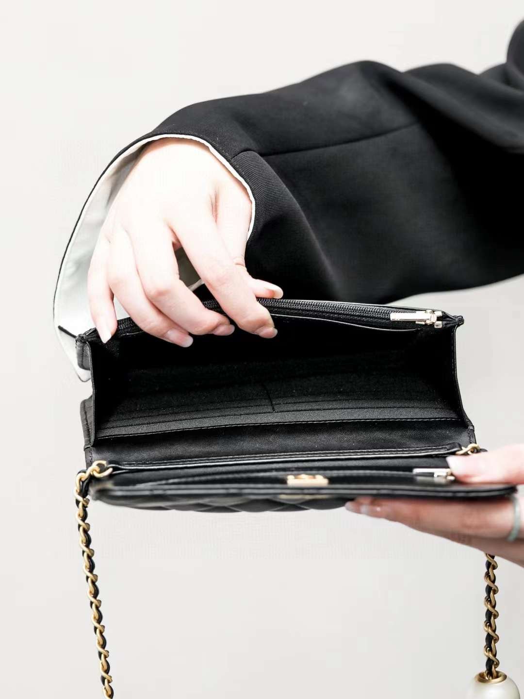 CHANEL Double pearl cover   woc bag