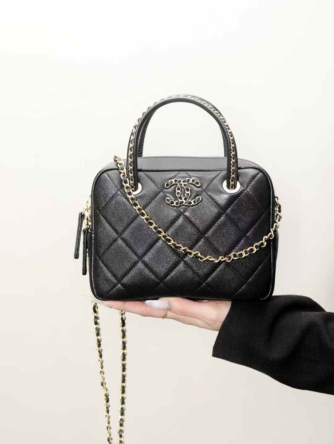 CHANEL 25C Bowling bag
