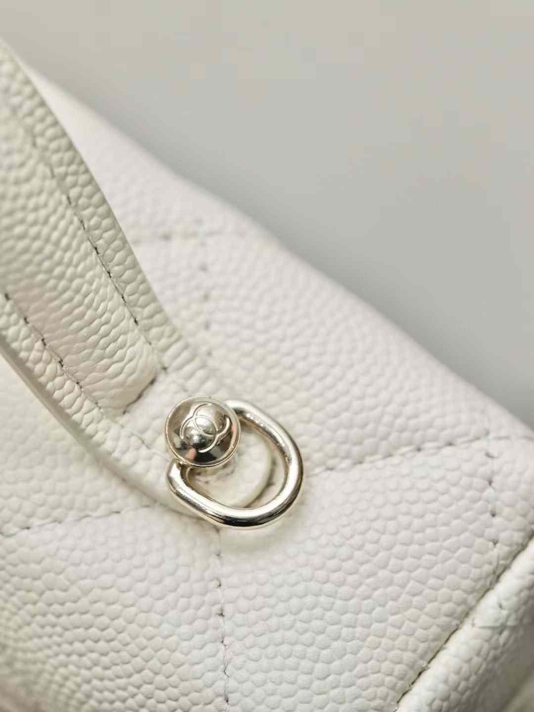 CHANEL Long Vanity with Chain