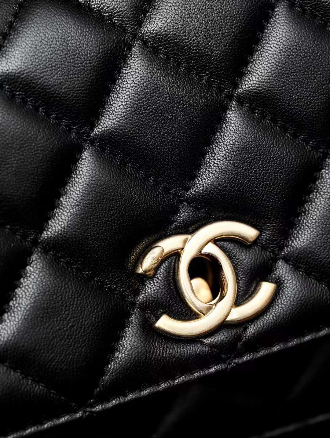 CHANEL Double pearl cover   woc bag