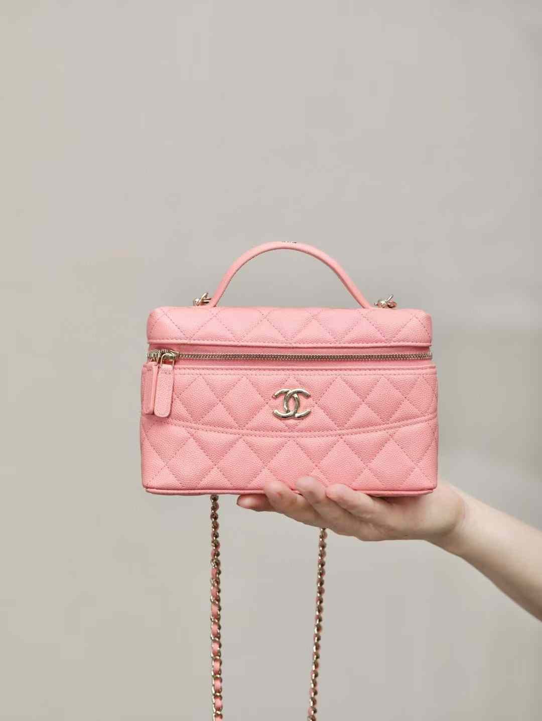 CHANEL Long Vanity with Chain